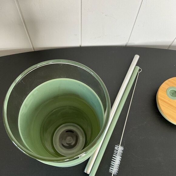 Glass Tumbler Silicone Sleeve Straw Brush 32 Oz BPA Free Green Leak Proof New - Picture 6 of 7